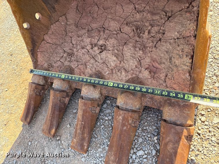 image for item GH9382 2012 Hitachi ZX200LC-3 excavator