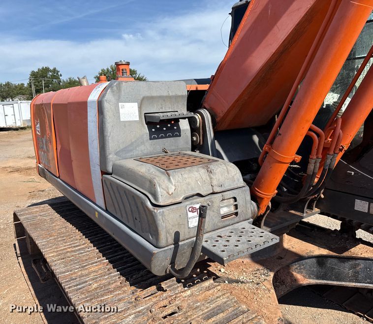 image for item GH9382 2012 Hitachi ZX200LC-3 excavator