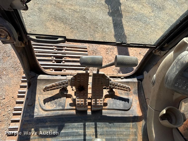 image for item GH9382 2012 Hitachi ZX200LC-3 excavator