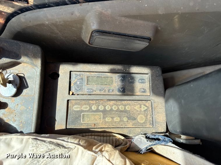 image for item GH9382 2012 Hitachi ZX200LC-3 excavator