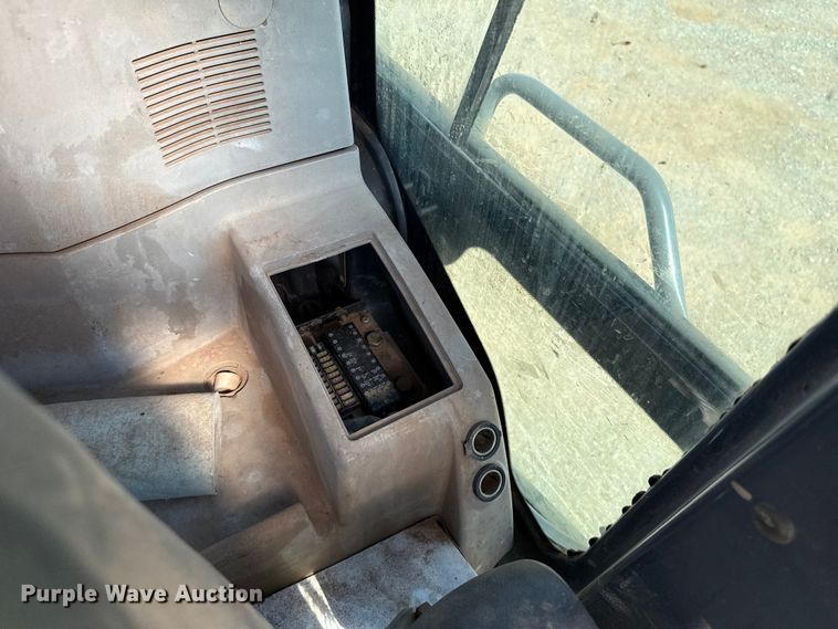 image for item GH9382 2012 Hitachi ZX200LC-3 excavator