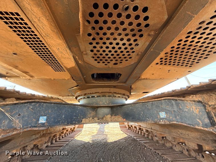 image for item GH9382 2012 Hitachi ZX200LC-3 excavator