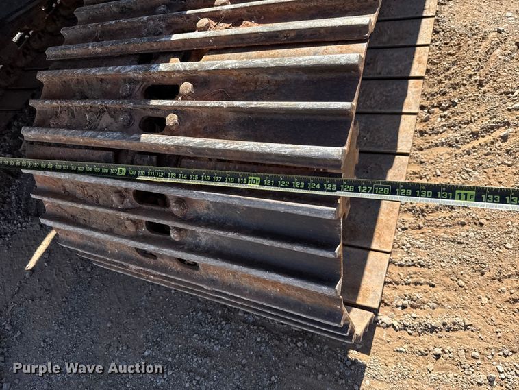 image for item GH9382 2012 Hitachi ZX200LC-3 excavator