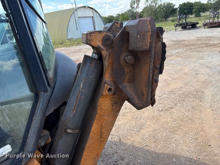 image for item GH9389 2013 Case 580 Super N backhoe