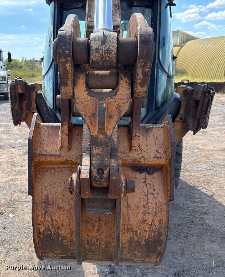 image for item GH9389 2013 Case 580 Super N backhoe