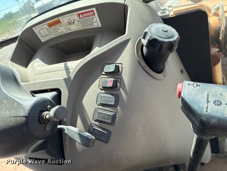 image for item GH9389 2013 Case 580 Super N backhoe