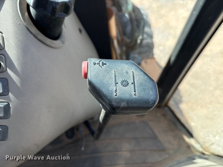 image for item GH9389 2013 Case 580 Super N backhoe