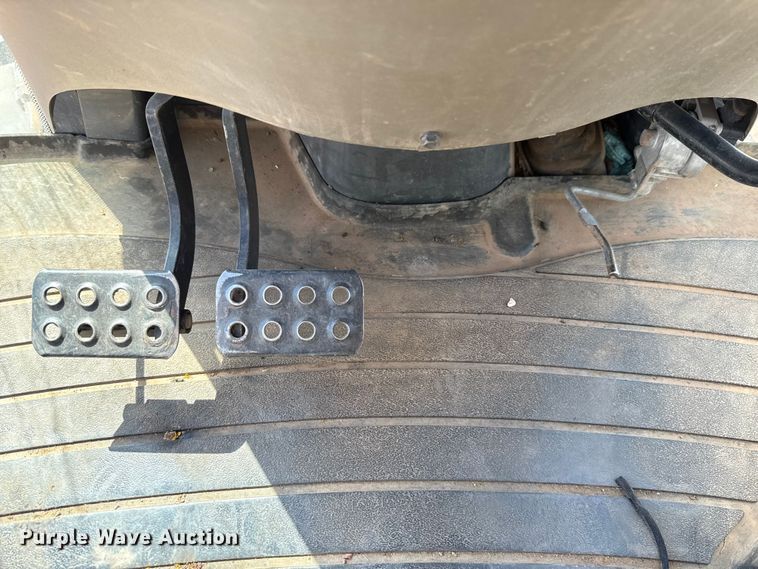 image for item GH9389 2013 Case 580 Super N backhoe