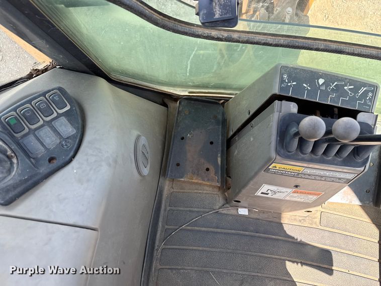 image for item GH9389 2013 Case 580 Super N backhoe