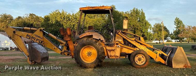RETROEXCAVADORA 1998 NEW HOLLAND 555E