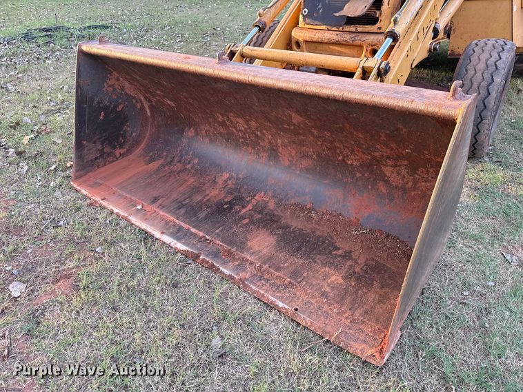 image for item GH9398 1998 New Holland 555E backhoe