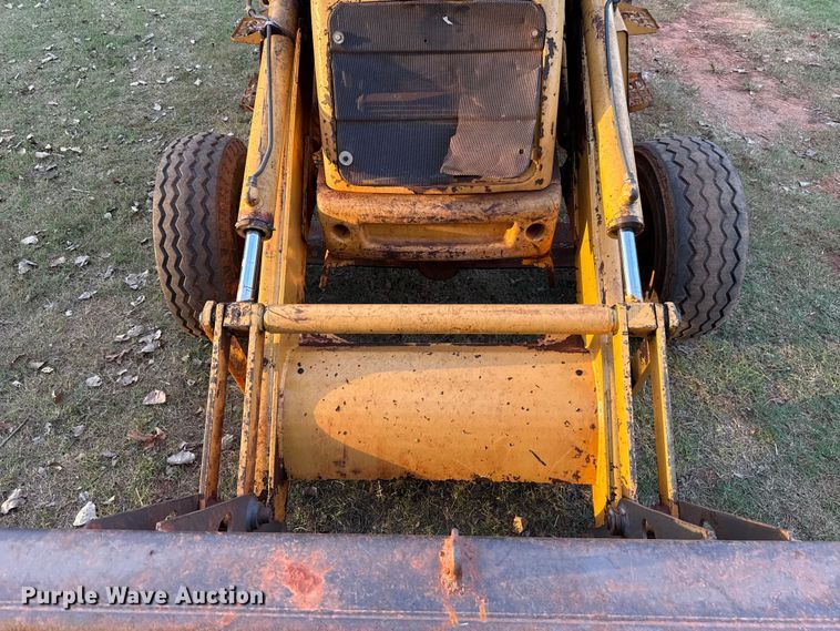 image for item GH9398 1998 New Holland 555E backhoe