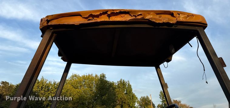 image for item GH9398 1998 New Holland 555E backhoe