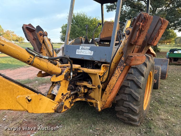 image for item GH9398 1998 New Holland 555E backhoe