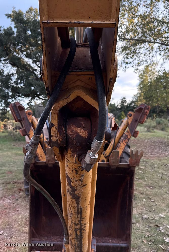 image for item GH9398 1998 New Holland 555E backhoe