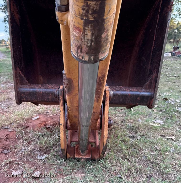 image for item GH9398 1998 New Holland 555E backhoe