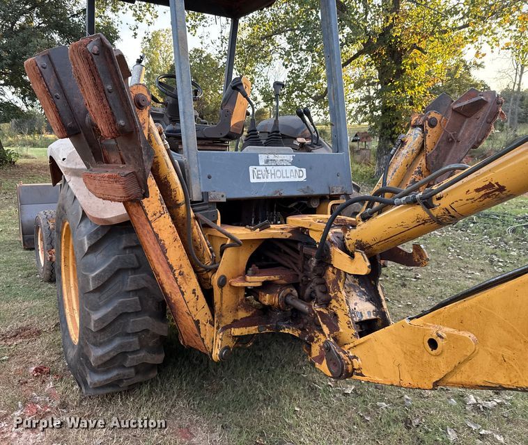 image for item GH9398 1998 New Holland 555E backhoe