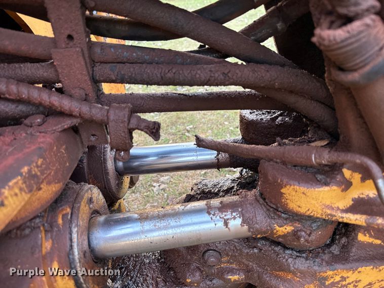 image for item GH9398 1998 New Holland 555E backhoe