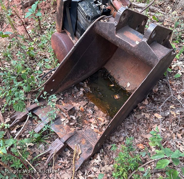 image for item GH9398 1998 New Holland 555E backhoe