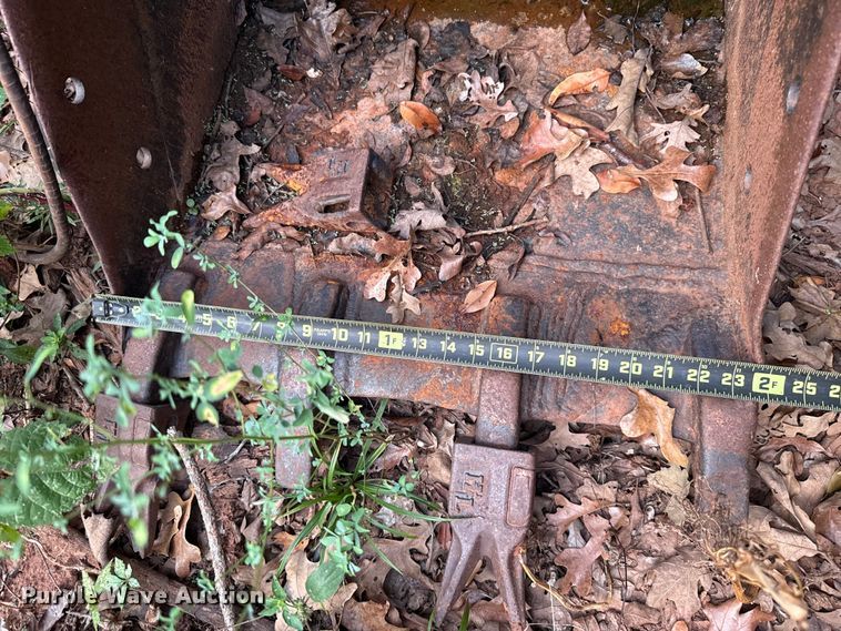 image for item GH9398 1998 New Holland 555E backhoe