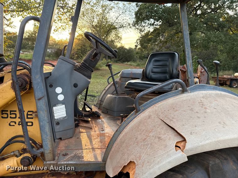 image for item GH9398 1998 New Holland 555E backhoe