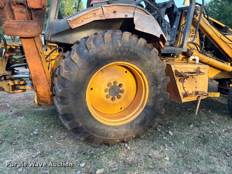 image for item GH9398 1998 New Holland 555E backhoe