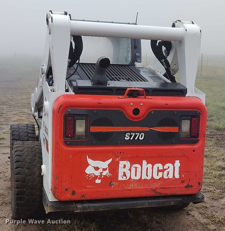 image for item IP9664 2017 Bobcat S770 skid steer loader