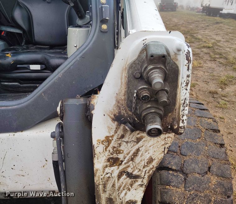 image for item IP9664 2017 Bobcat S770 skid steer loader