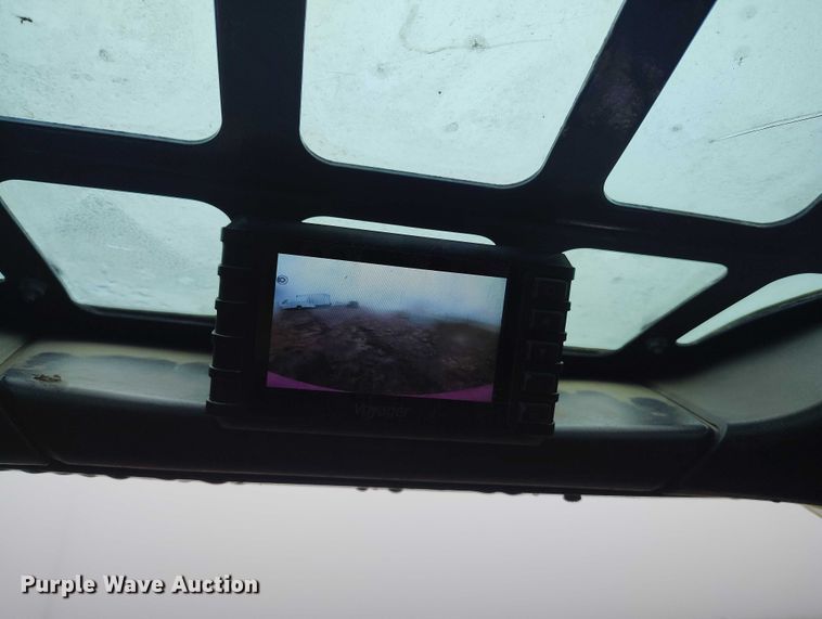 image for item IP9664 2017 Bobcat S770 skid steer loader