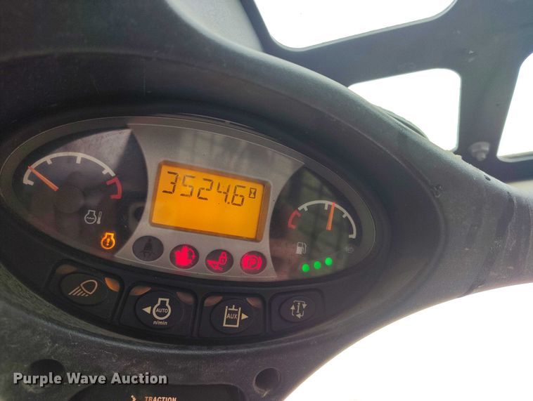 image for item IP9664 2017 Bobcat S770 skid steer loader