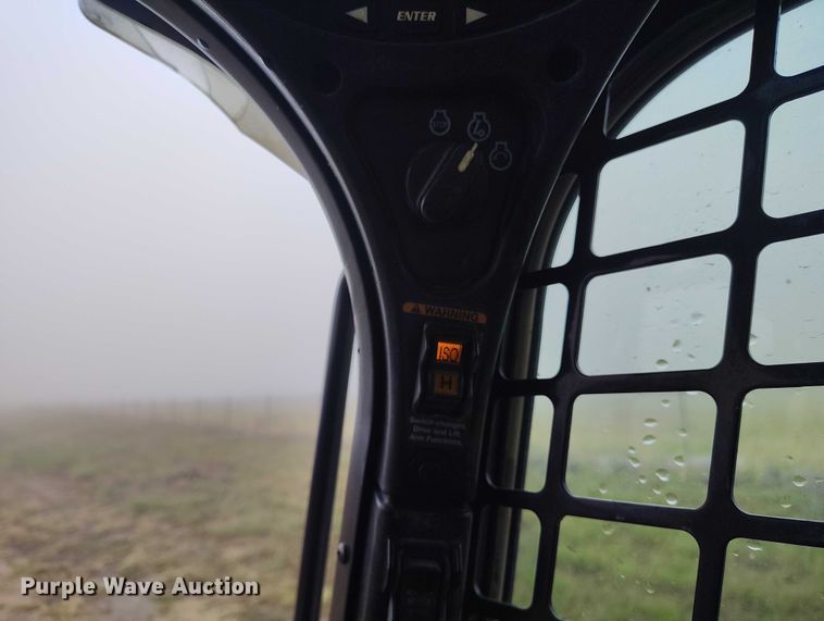 image for item IP9664 2017 Bobcat S770 skid steer loader