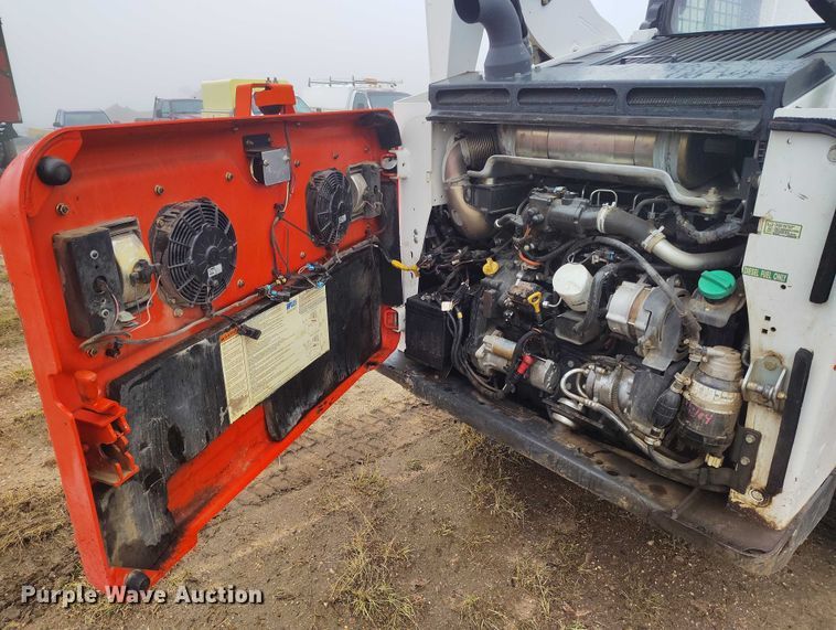 image for item IP9664 2017 Bobcat S770 skid steer loader