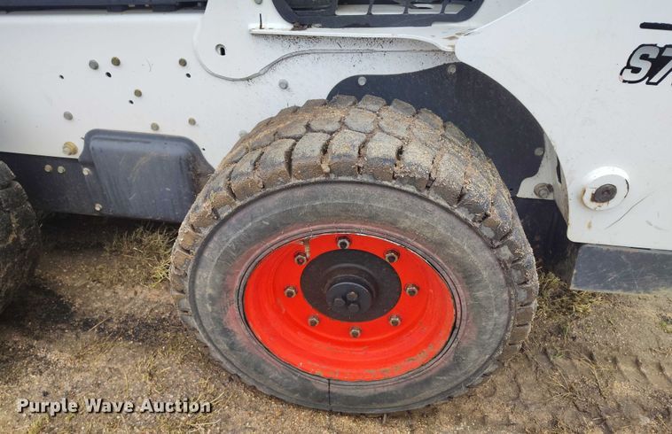 image for item IP9664 2017 Bobcat S770 skid steer loader
