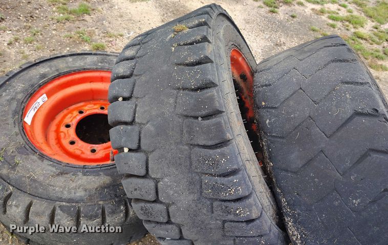 image for item IP9664 2017 Bobcat S770 skid steer loader