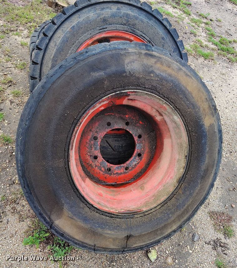 image for item IP9664 2017 Bobcat S770 skid steer loader