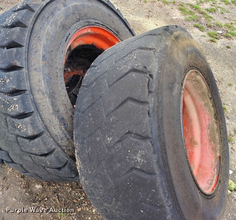 image for item IP9664 2017 Bobcat S770 skid steer loader