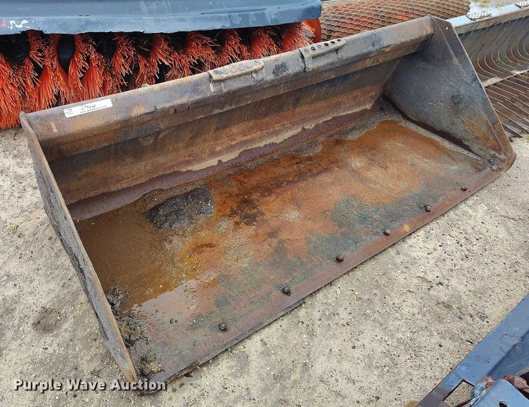 image for item IP9664 2017 Bobcat S770 skid steer loader