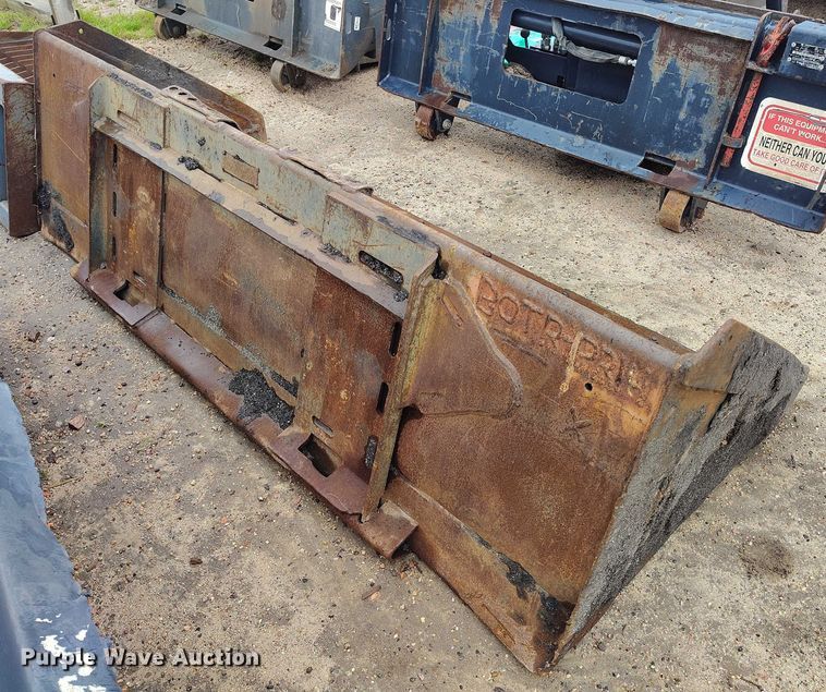 image for item IP9664 2017 Bobcat S770 skid steer loader