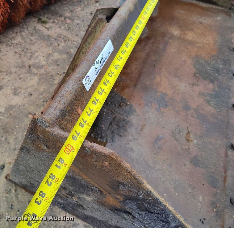 image for item IP9664 2017 Bobcat S770 skid steer loader