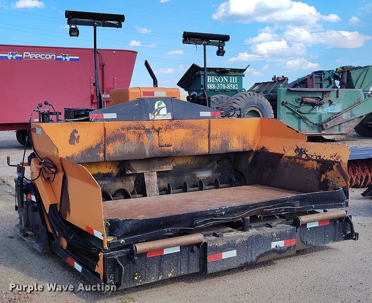 image for item IP9665 LeeBoy L1000 T paver