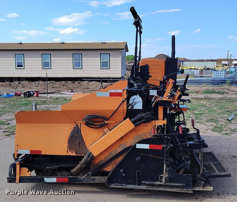 image for item IP9665 LeeBoy L1000 T paver