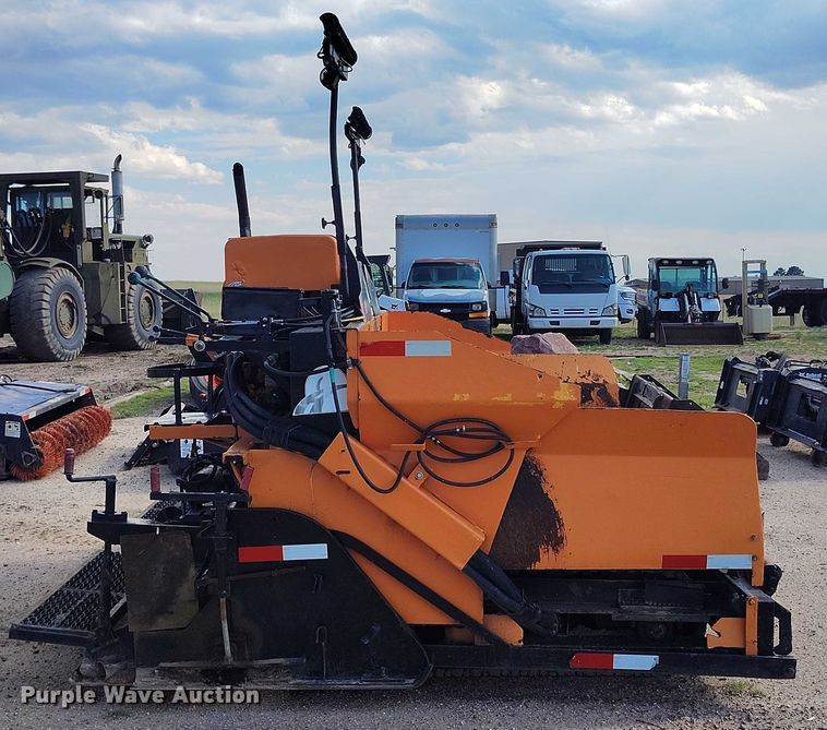 image for item IP9665 LeeBoy L1000 T paver