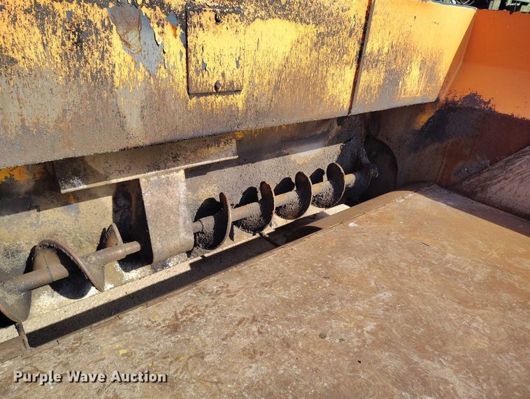 image for item IP9665 LeeBoy L1000 T paver