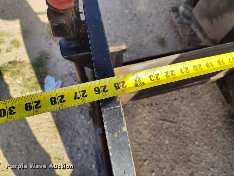 image for item IP9665 LeeBoy L1000 T paver