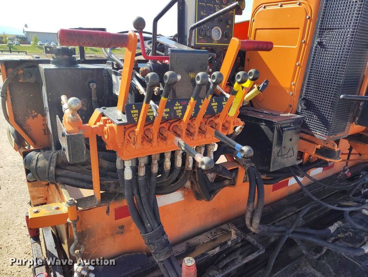 image for item IP9665 LeeBoy L1000 T paver