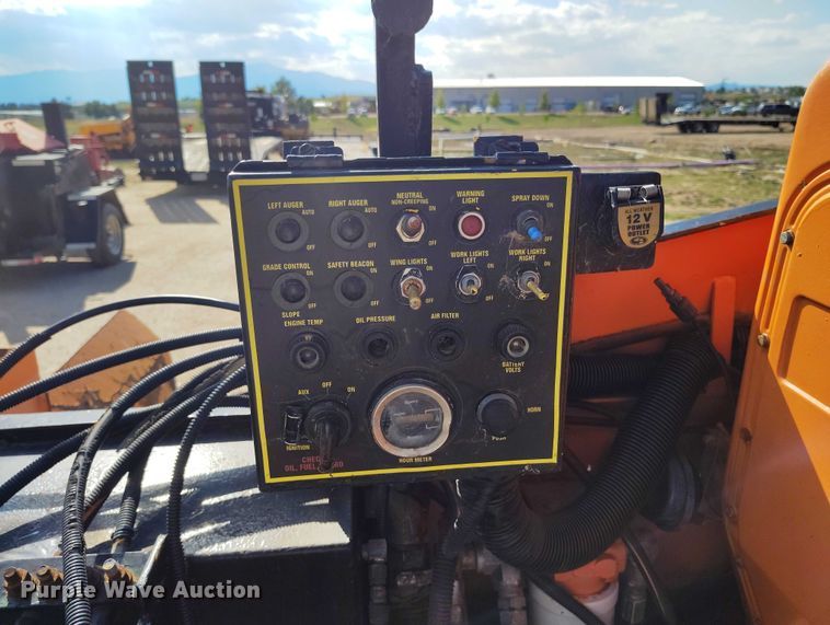 image for item IP9665 LeeBoy L1000 T paver