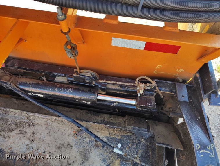 image for item IP9665 LeeBoy L1000 T paver