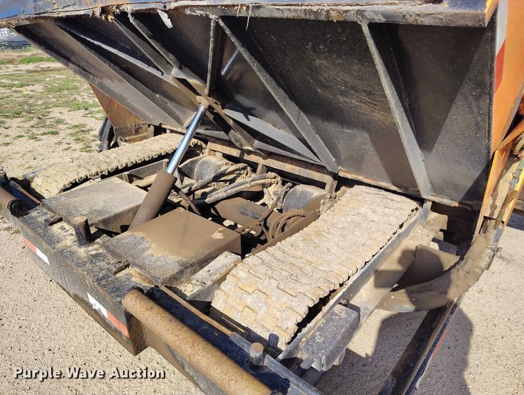 image for item IP9665 LeeBoy L1000 T paver