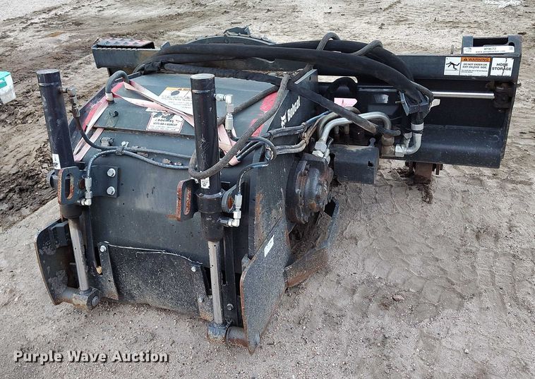 image for item IP9672 2021 Bobcat 24PLA skid steer cold planer