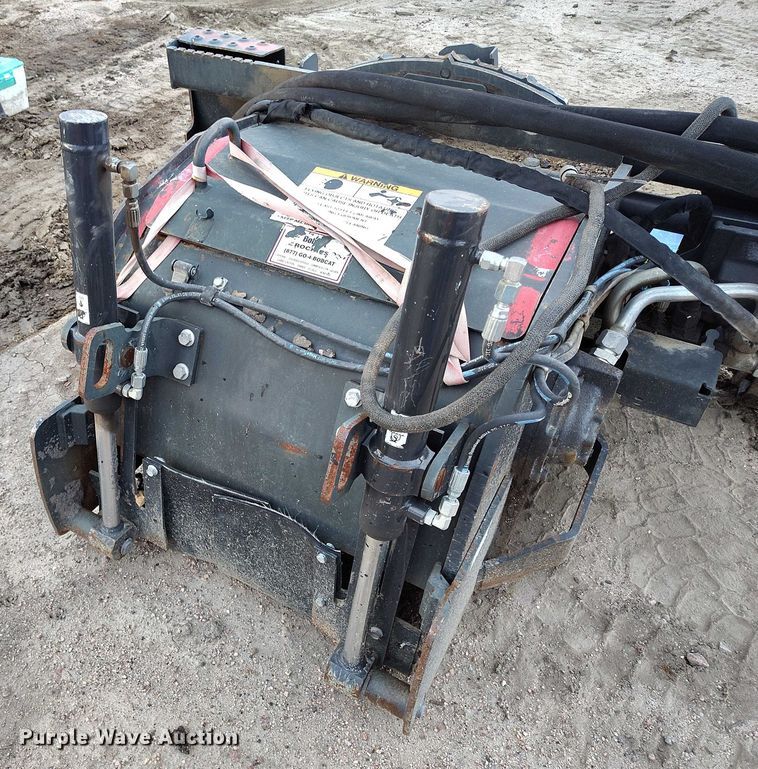 image for item IP9672 2021 Bobcat 24PLA skid steer cold planer